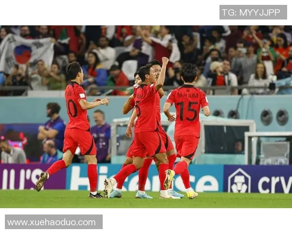 黄静的足球人生探索:从草根到巅峰的深度对话与启示 黄静的足球人生探索:从草根到巅峰的深度对话与启示